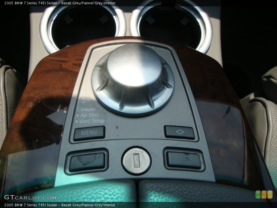 Basalt Grey/Flannel Grey Interior Controls for the 2005 BMW 7 Series 745i Sedan #50412149