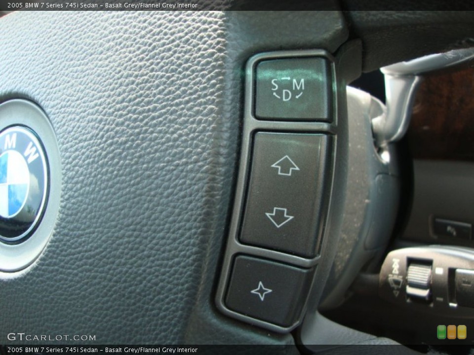 Basalt Grey/Flannel Grey Interior Controls for the 2005 BMW 7 Series 745i Sedan #50412265