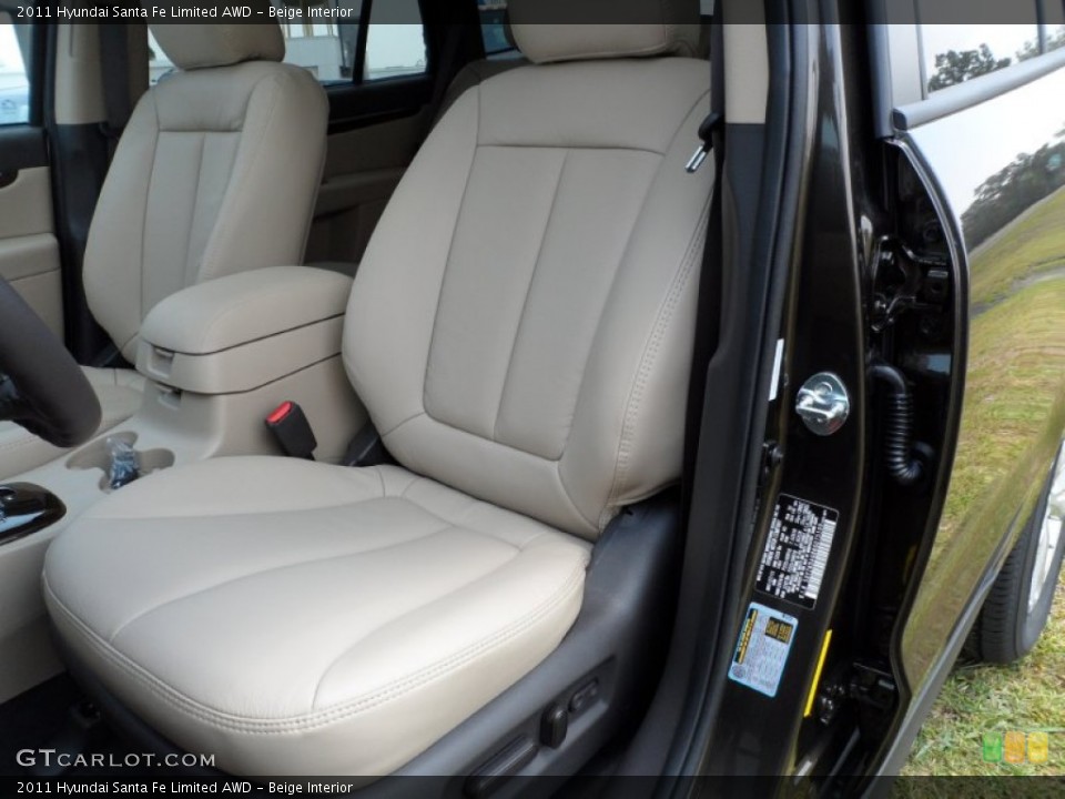 Beige Interior Photo for the 2011 Hyundai Santa Fe Limited AWD #50416312