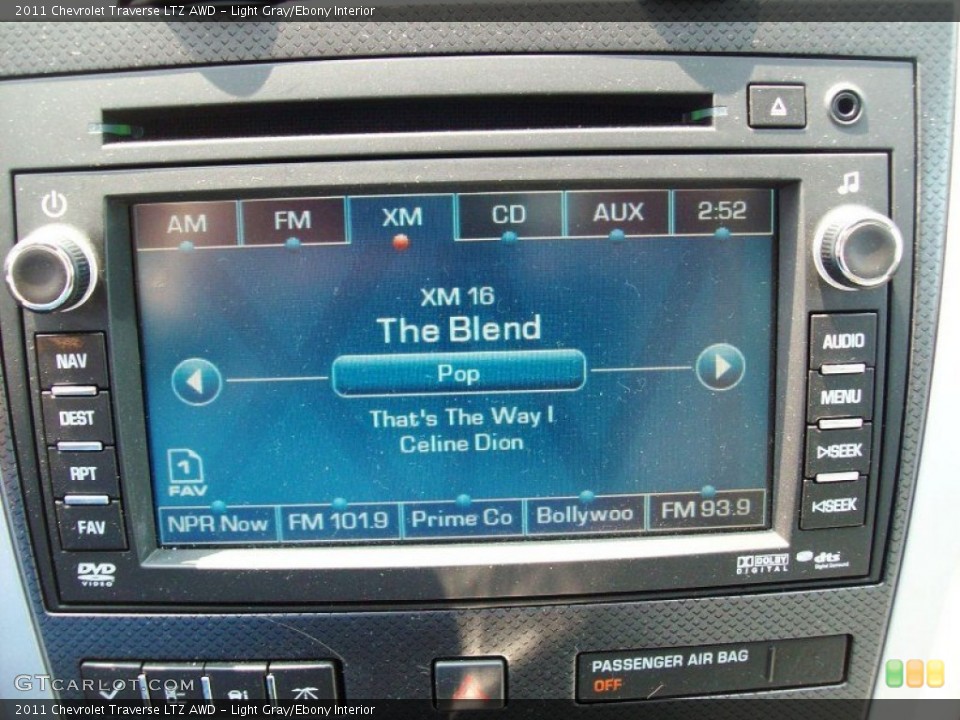 Light Gray/Ebony Interior Controls for the 2011 Chevrolet Traverse LTZ AWD #50423572