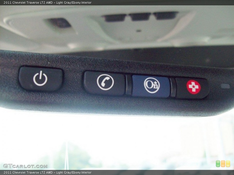 Light Gray/Ebony Interior Controls for the 2011 Chevrolet Traverse LTZ AWD #50423587