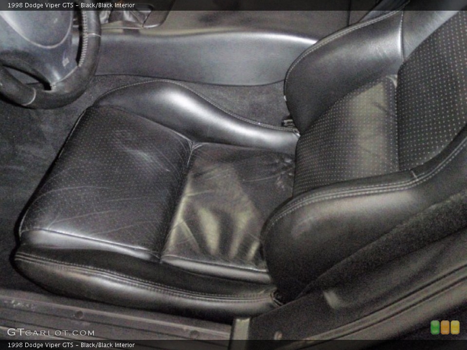 Black/Black Interior Photo for the 1998 Dodge Viper GTS #50429584