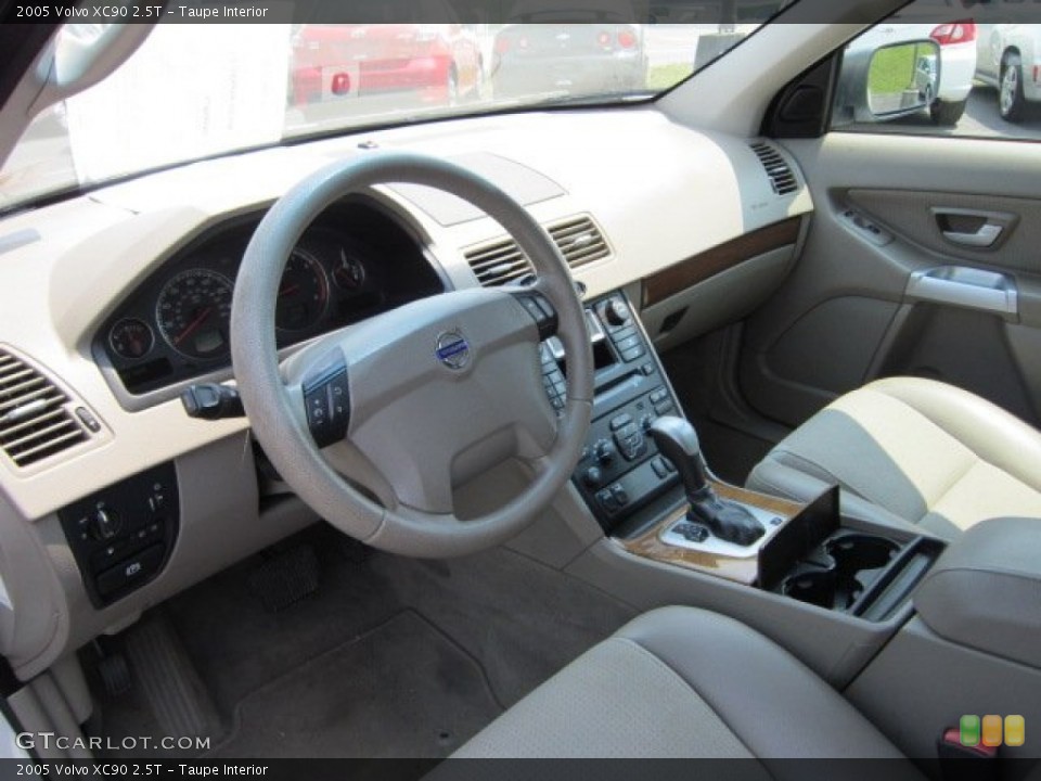 Taupe Interior Photo for the 2005 Volvo XC90 2.5T #50435359