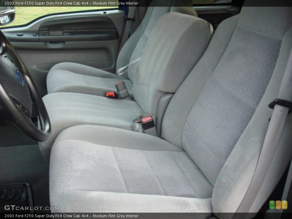 Medium Flint Grey Interior Photo for the 2003 Ford F250 Super Duty FX4 Crew Cab 4x4 #50444036