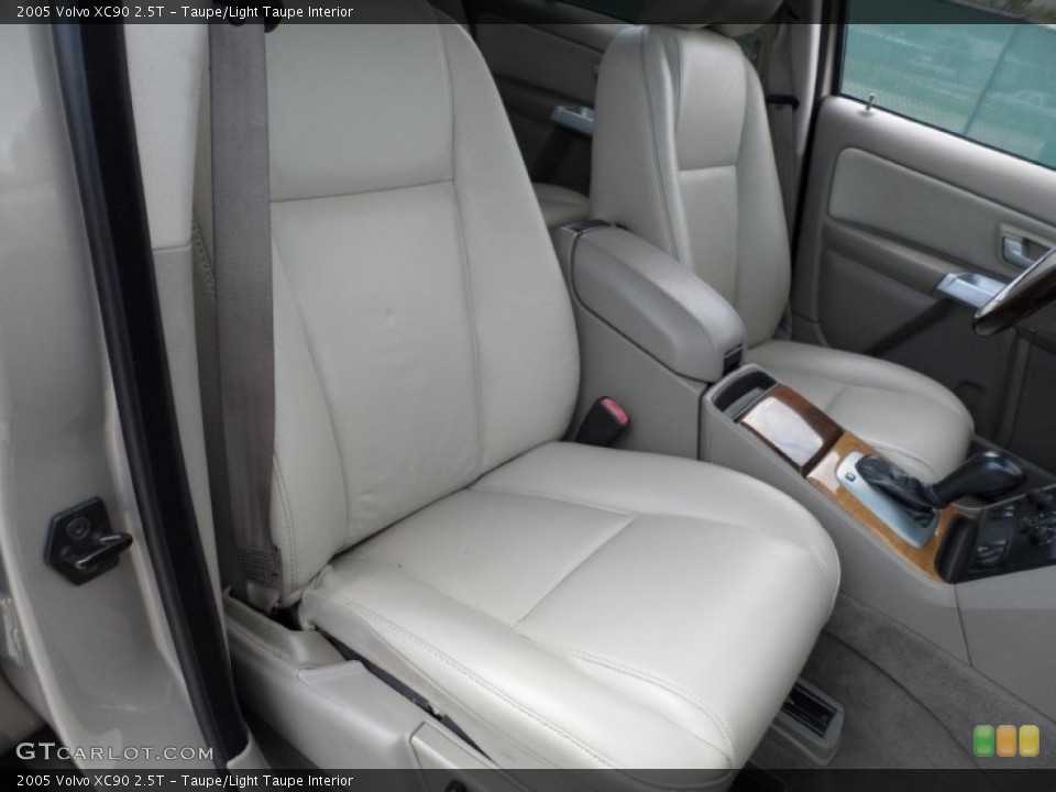 Taupe/Light Taupe Interior Photo for the 2005 Volvo XC90 2.5T #50450660