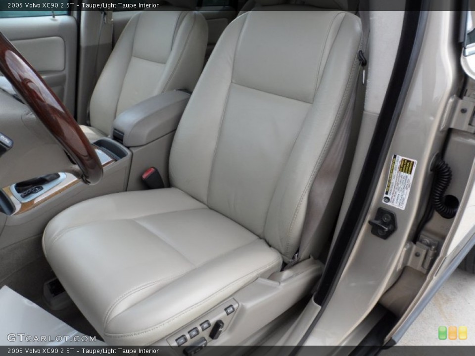 Taupe/Light Taupe Interior Photo for the 2005 Volvo XC90 2.5T #50450846