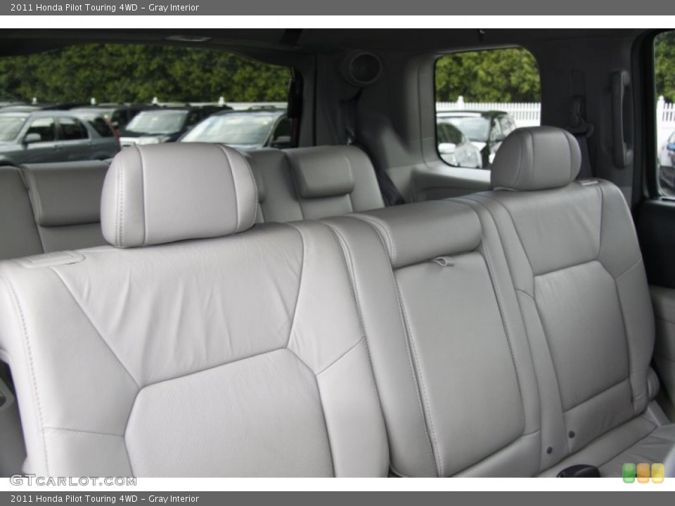 Gray Interior Photo for the 2011 Honda Pilot Touring 4WD #50453240