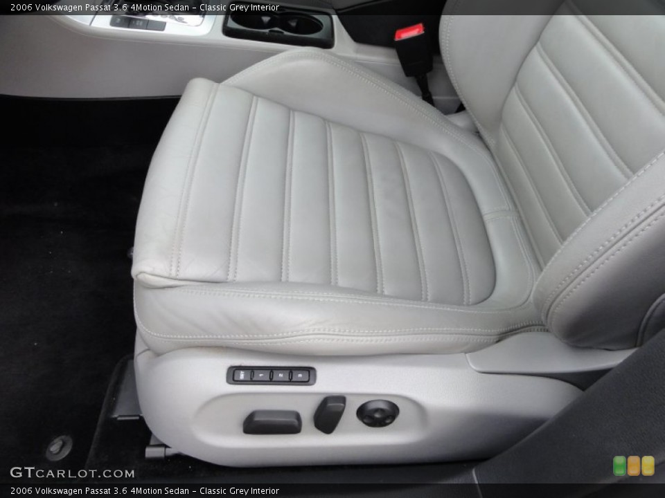 Classic Grey Interior Photo for the 2006 Volkswagen Passat 3.6 4Motion Sedan #50453434