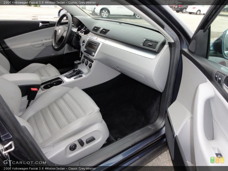 Classic Grey Interior Photo for the 2006 Volkswagen Passat 3.6 4Motion Sedan #50453465