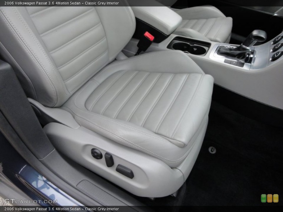 Classic Grey Interior Photo for the 2006 Volkswagen Passat 3.6 4Motion Sedan #50453513