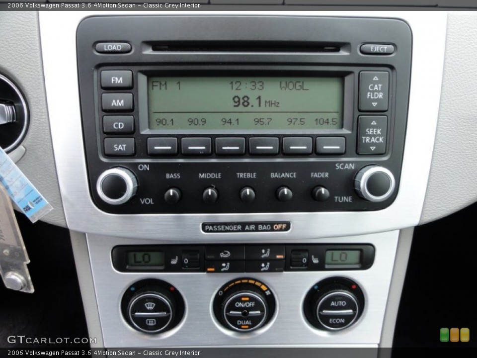 Classic Grey Interior Controls for the 2006 Volkswagen Passat 3.6 4Motion Sedan #50453849