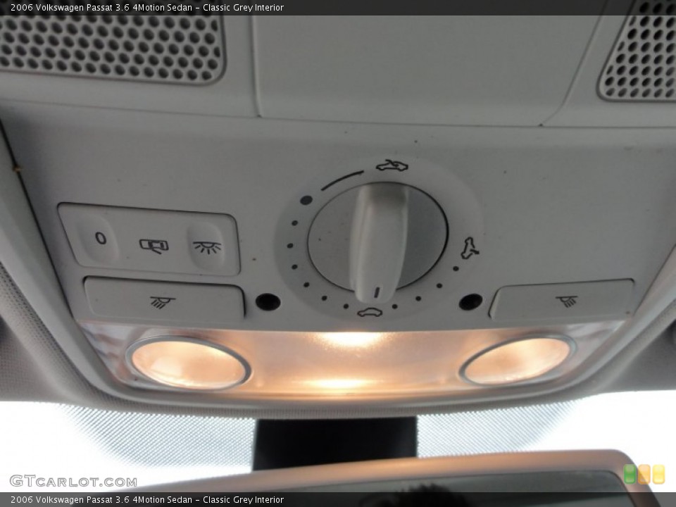 Classic Grey Interior Controls for the 2006 Volkswagen Passat 3.6 4Motion Sedan #50453879