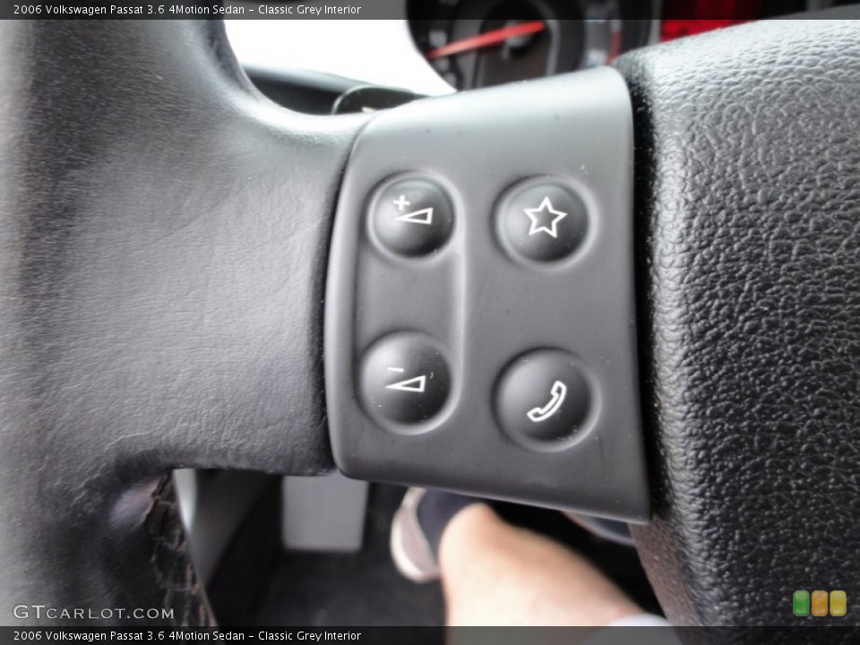 Classic Grey Interior Controls for the 2006 Volkswagen Passat 3.6 4Motion Sedan #50453966
