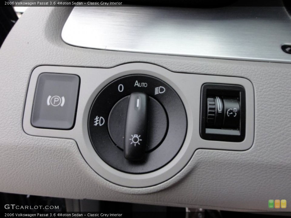 Classic Grey Interior Controls for the 2006 Volkswagen Passat 3.6 4Motion Sedan #50453981