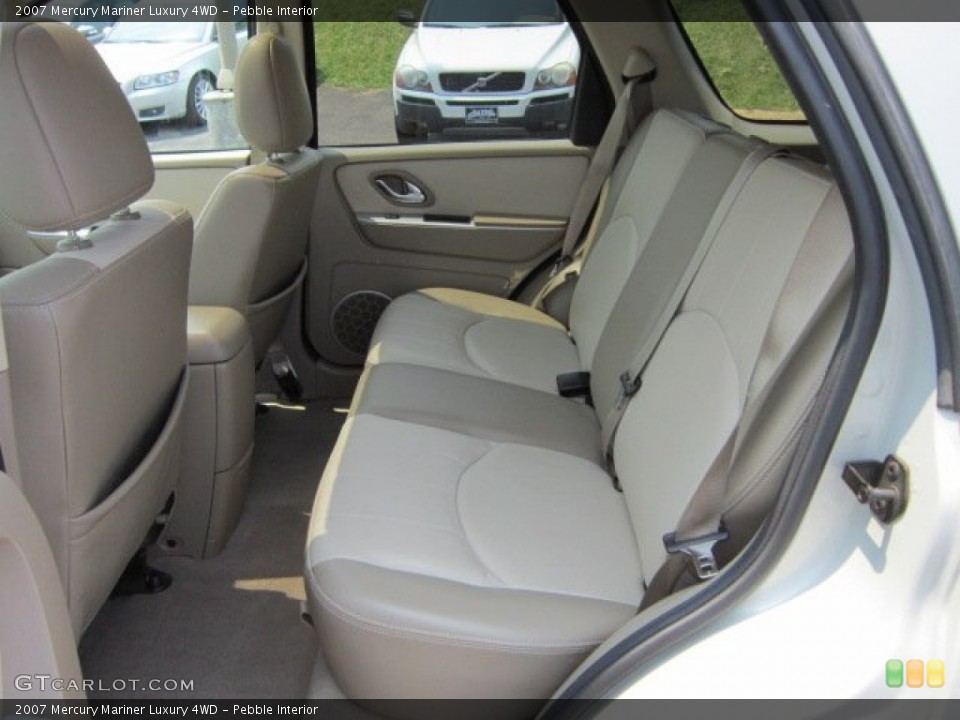 Pebble Interior Photo for the 2007 Mercury Mariner Luxury 4WD #50454672