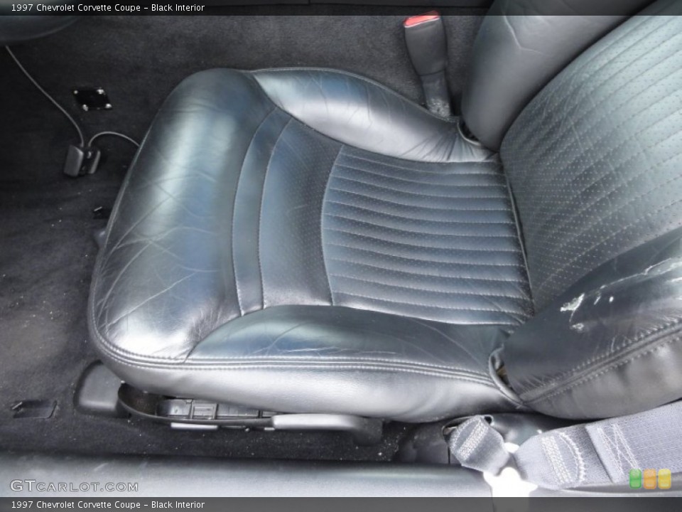 Black Interior Photo for the 1997 Chevrolet Corvette Coupe #50455034