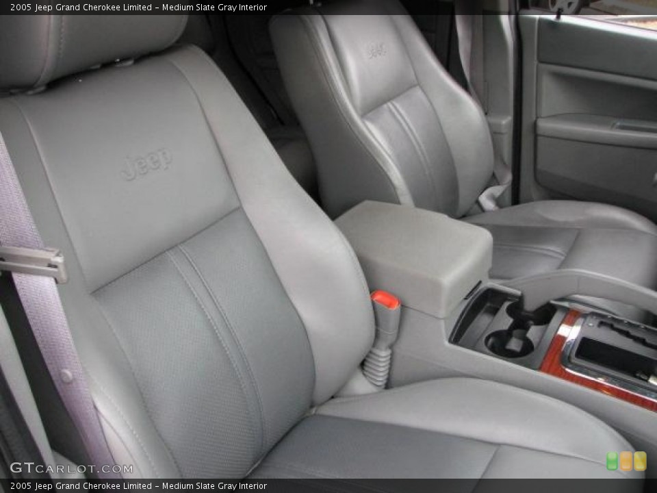Medium Slate Gray Interior Photo for the 2005 Jeep Grand Cherokee Limited #50458251