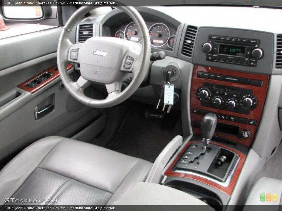 Medium Slate Gray Interior Photo for the 2005 Jeep Grand Cherokee Limited #50458277