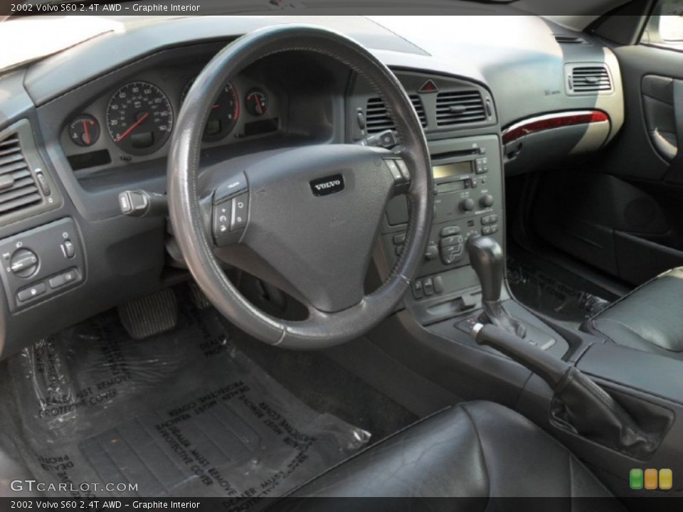 Graphite Interior Photo for the 2002 Volvo S60 2.4T AWD #50458901