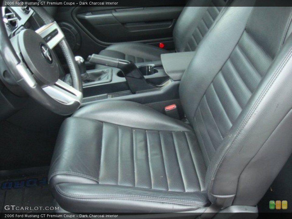 Dark Charcoal Interior Photo for the 2006 Ford Mustang GT Premium Coupe #50460692