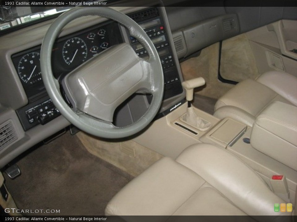 Natural Beige Interior Photo for the 1993 Cadillac Allante Convertible #50472637