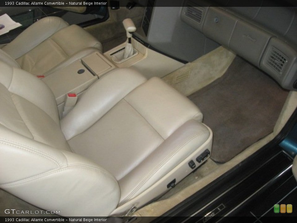 Natural Beige Interior Photo for the 1993 Cadillac Allante Convertible #50472844