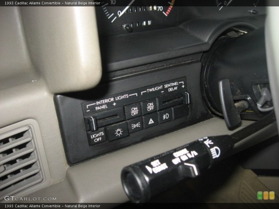 Natural Beige Interior Controls for the 1993 Cadillac Allante Convertible #50473174