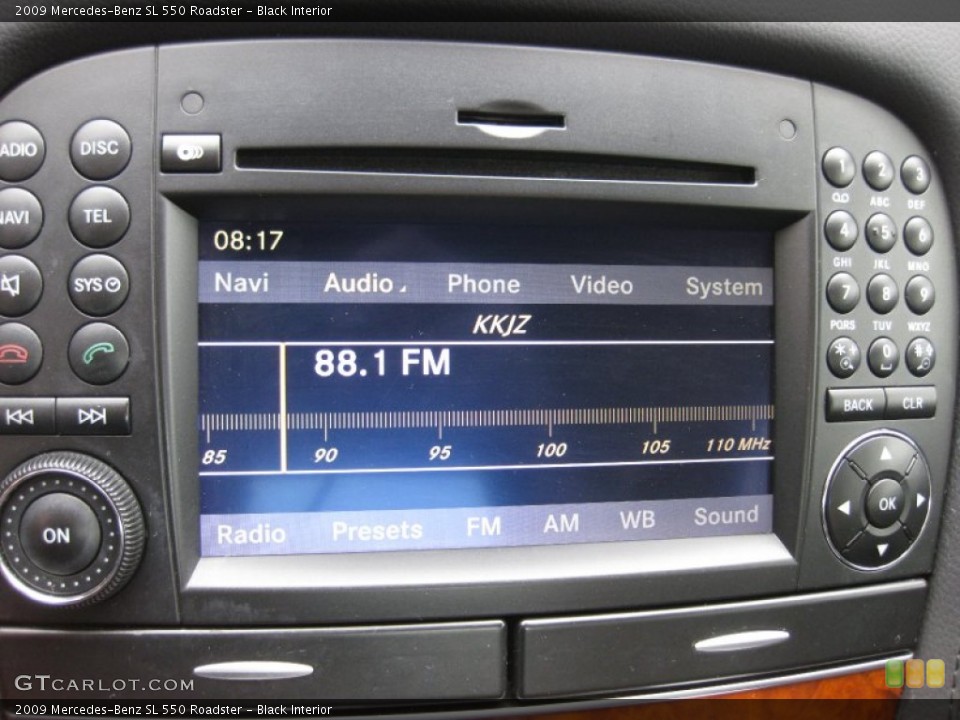 Black Interior Controls for the 2009 Mercedes-Benz SL 550 Roadster #50475439