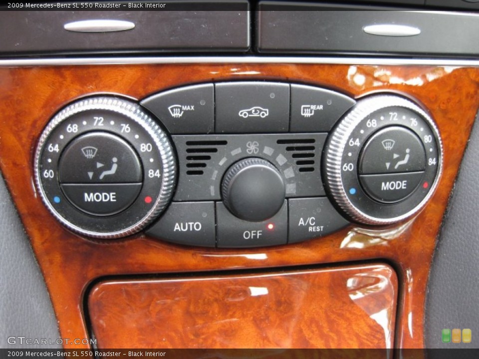 Black Interior Controls for the 2009 Mercedes-Benz SL 550 Roadster #50475485