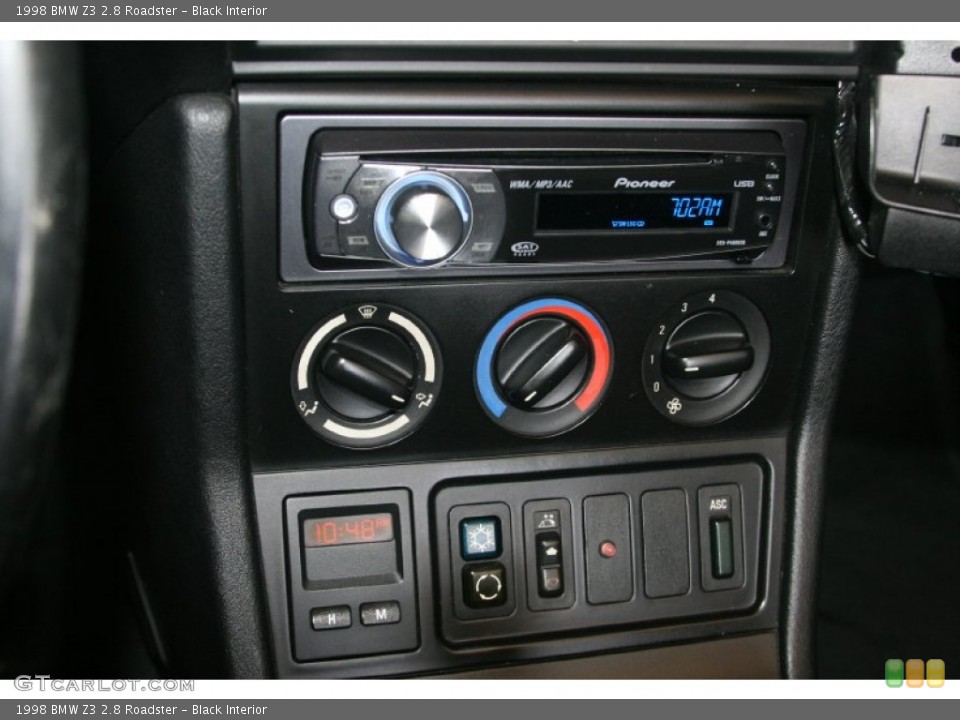 Black Interior Controls for the 1998 BMW Z3 2.8 Roadster #50482512