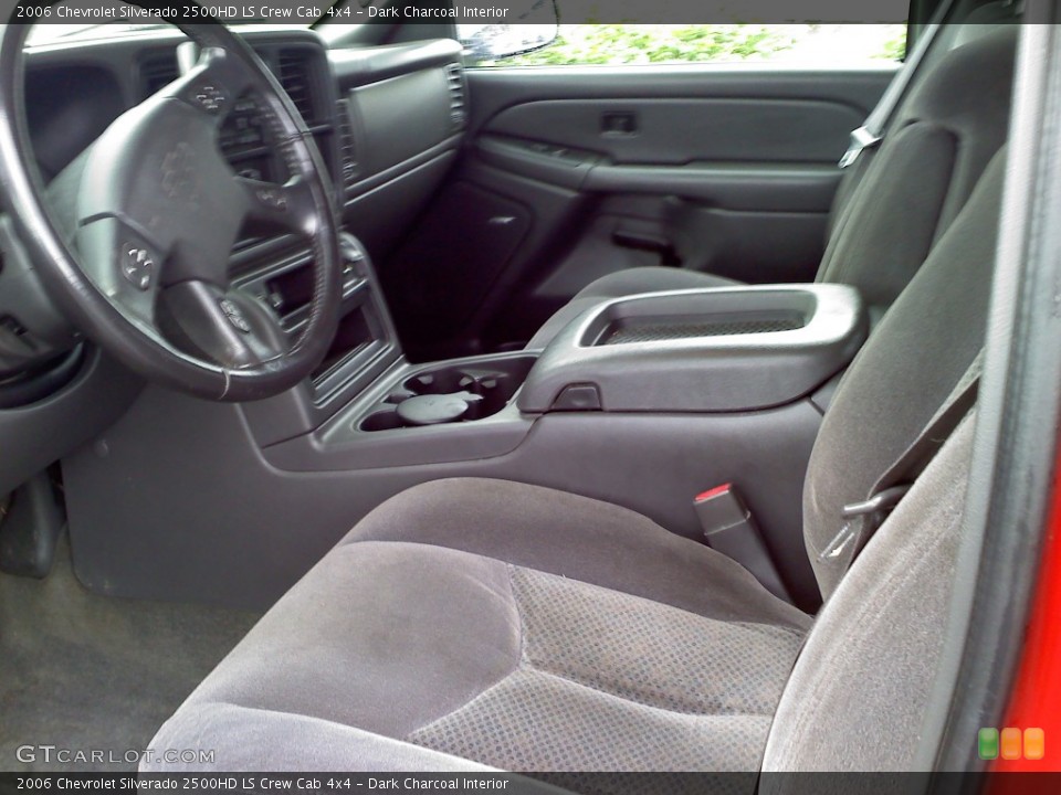 Dark Charcoal Interior Photo for the 2006 Chevrolet Silverado 2500HD LS Crew Cab 4x4 #50486797
