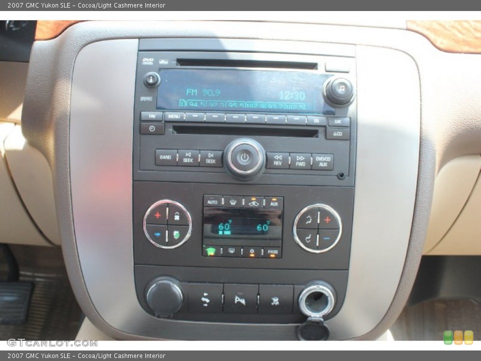 Cocoa/Light Cashmere Interior Controls for the 2007 GMC Yukon SLE #50487451
