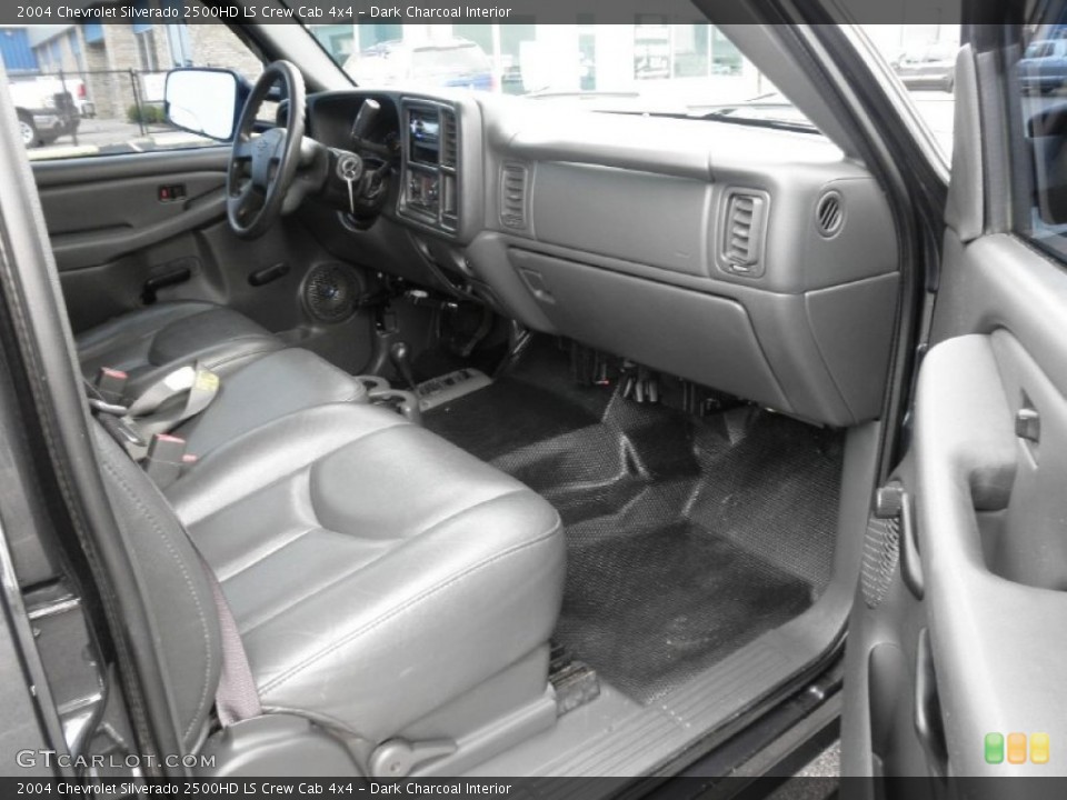 Dark Charcoal Interior Photo for the 2004 Chevrolet Silverado 2500HD LS Crew Cab 4x4 #50493688