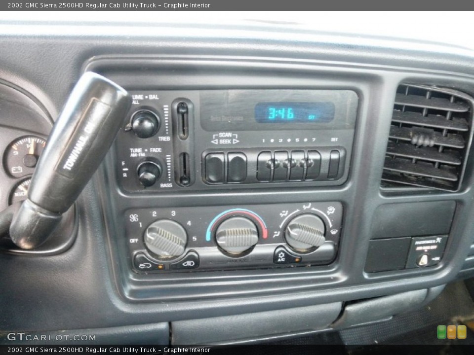 Graphite Interior Controls for the 2002 GMC Sierra 2500HD Regular Cab Utility Truck #50493838