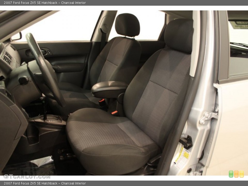 Charcoal Interior Photo for the 2007 Ford Focus ZX5 SE Hatchback #50498810