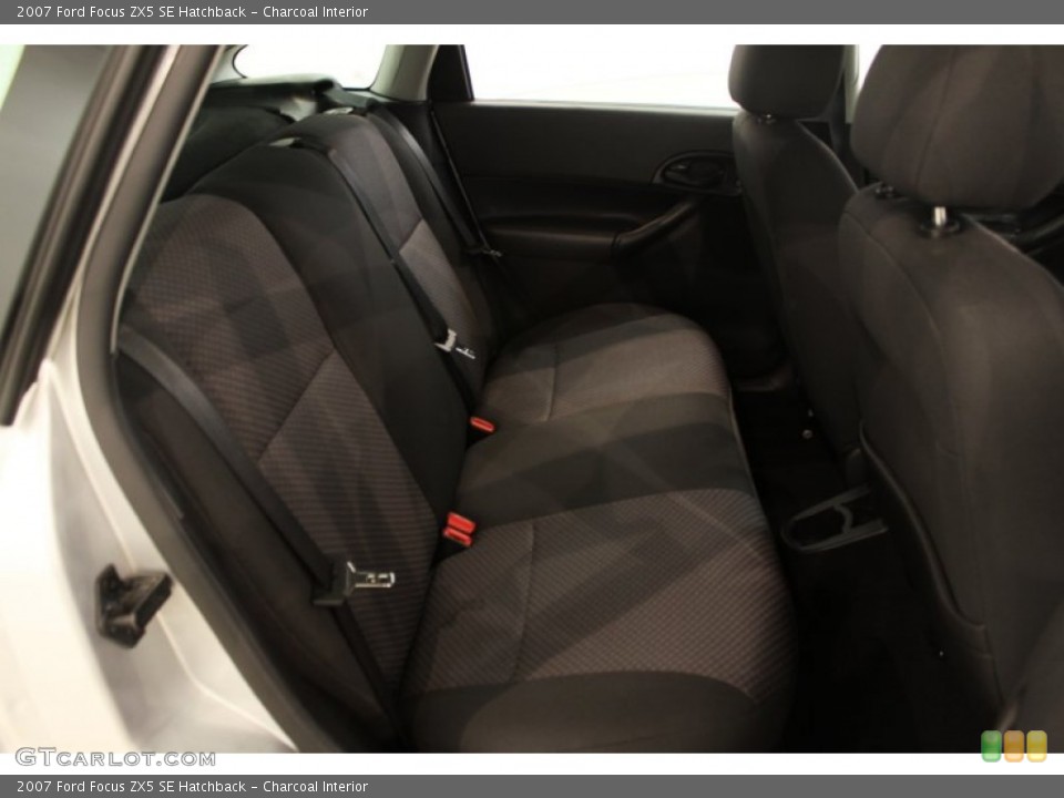 Charcoal Interior Photo for the 2007 Ford Focus ZX5 SE Hatchback #50498871