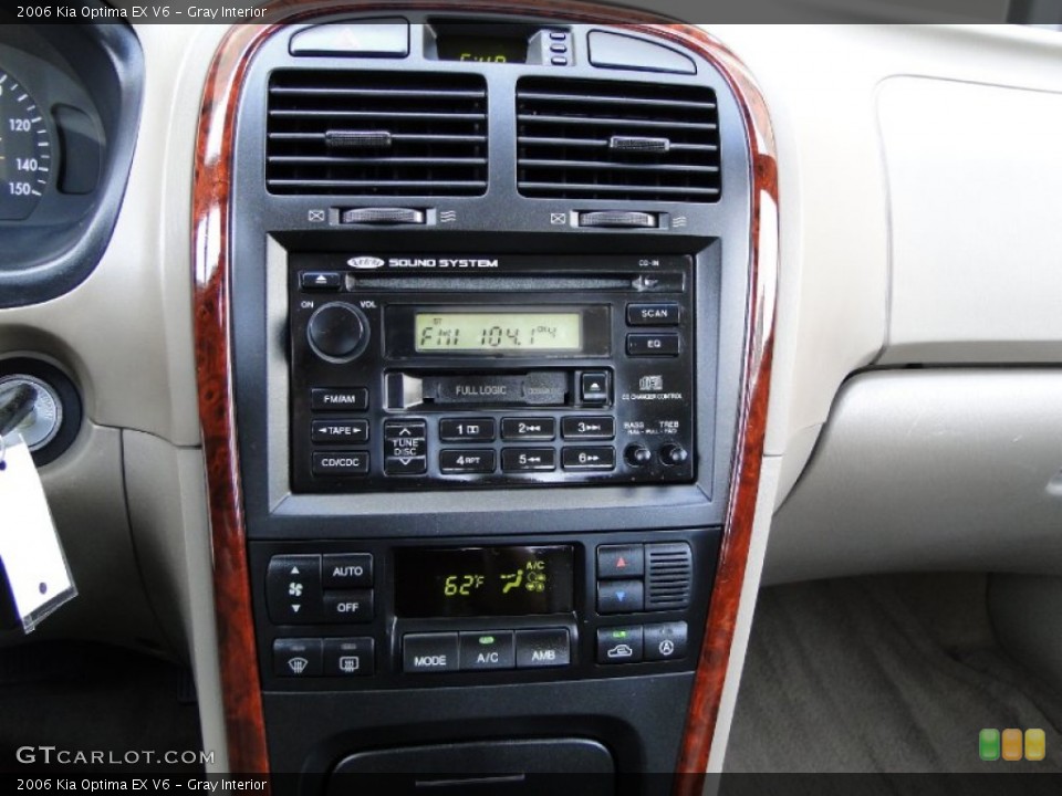 Gray Interior Controls for the 2006 Kia Optima EX V6 #50506426