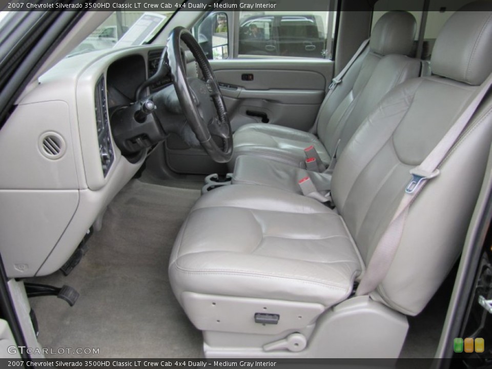 Medium Gray Interior Photo for the 2007 Chevrolet Silverado 3500HD Classic LT Crew Cab 4x4 Dually #50524267