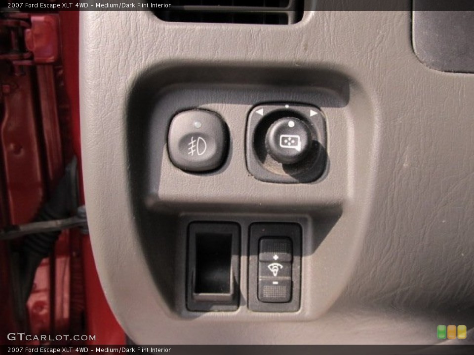 Medium/Dark Flint Interior Controls for the 2007 Ford Escape XLT 4WD #50531569