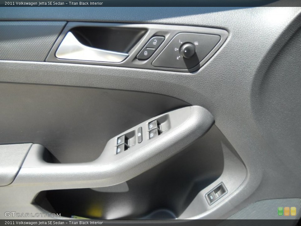 Titan Black Interior Controls for the 2011 Volkswagen Jetta SE Sedan #50536303