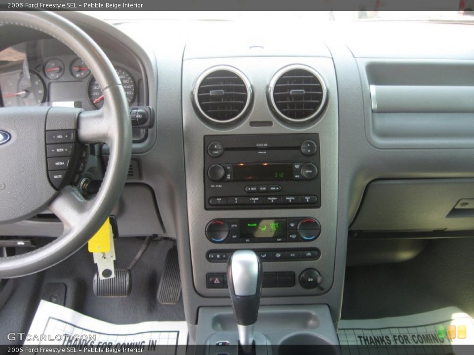 Pebble Beige Interior Controls for the 2006 Ford Freestyle SEL #50539516