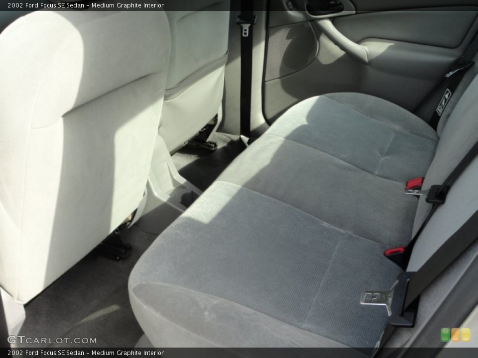 Medium Graphite Interior Photo for the 2002 Ford Focus SE Sedan #50539990