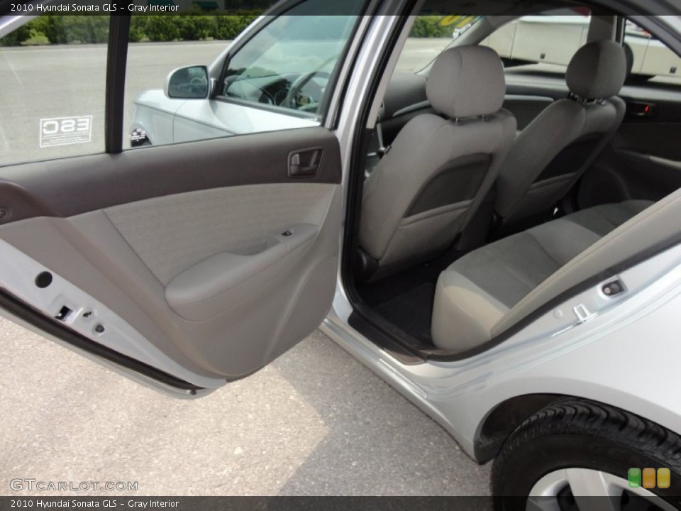 Gray Interior Door Panel for the 2010 Hyundai Sonata GLS #50544910