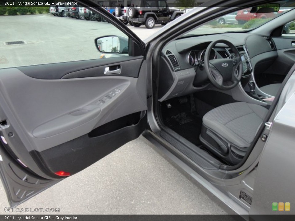 Gray Interior Door Panel for the 2011 Hyundai Sonata GLS #50546170