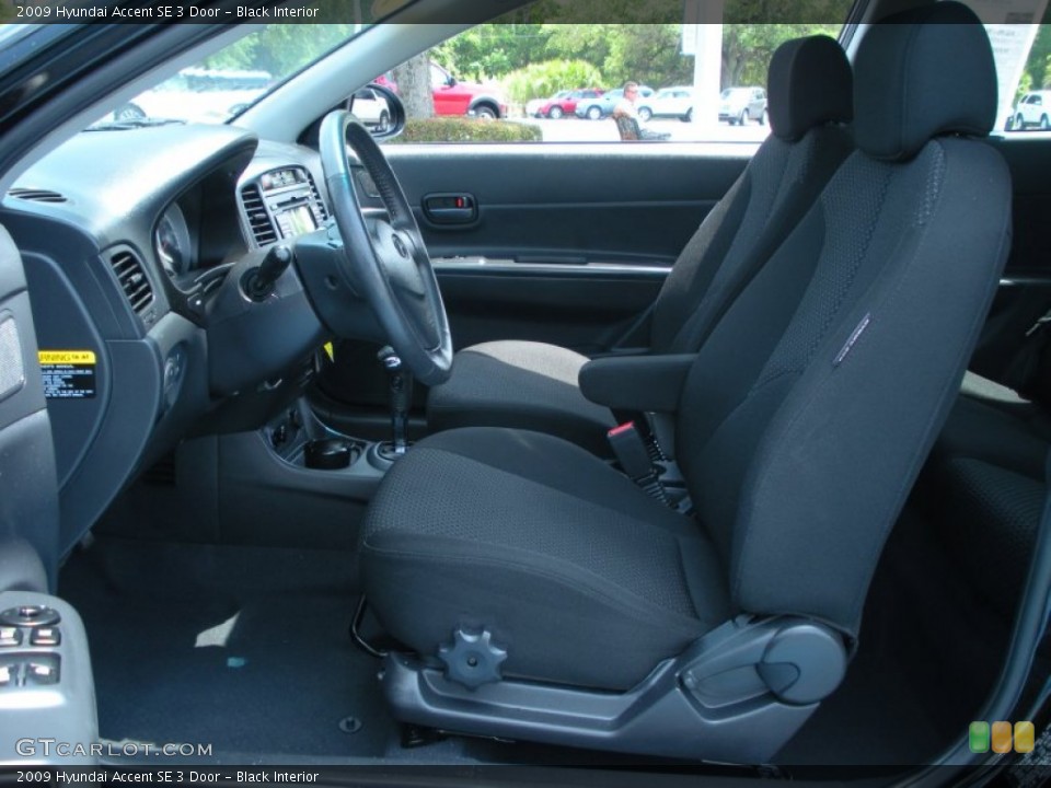 Black Interior Photo for the 2009 Hyundai Accent SE 3 Door #50551924