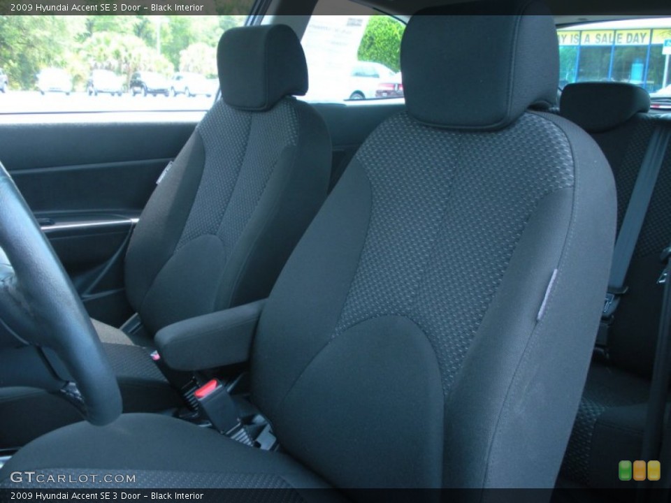 Black Interior Photo for the 2009 Hyundai Accent SE 3 Door #50551939