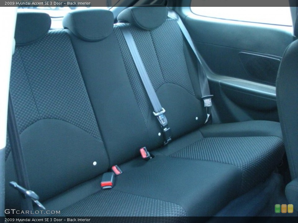 Black Interior Photo for the 2009 Hyundai Accent SE 3 Door #50552002