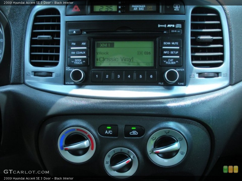 Black Interior Controls for the 2009 Hyundai Accent SE 3 Door #50552092