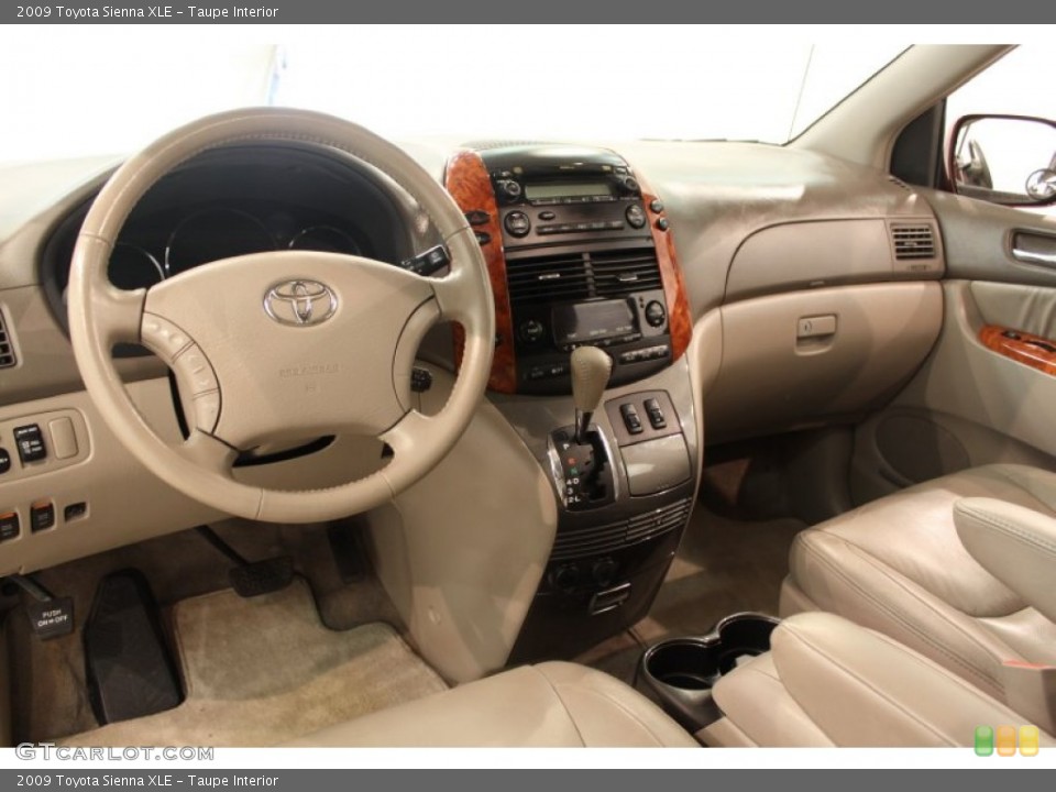 Taupe Interior Photo for the 2009 Toyota Sienna XLE #50554078