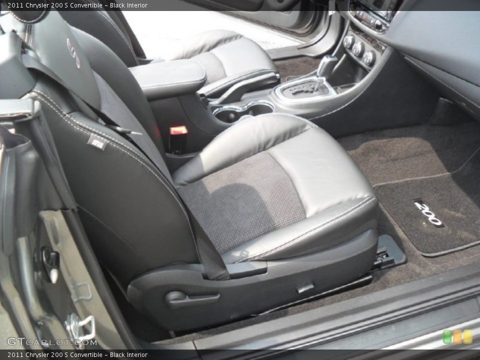 Black Interior Photo for the 2011 Chrysler 200 S Convertible #50558614